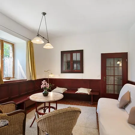 Hof Luisenau Apartmán *